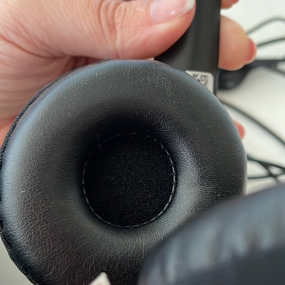 Logi Headset - Picture 2 of 4